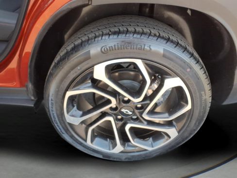 Certified 2024 Chevrolet Trax RS w/ Sunroof Package FWD image 15