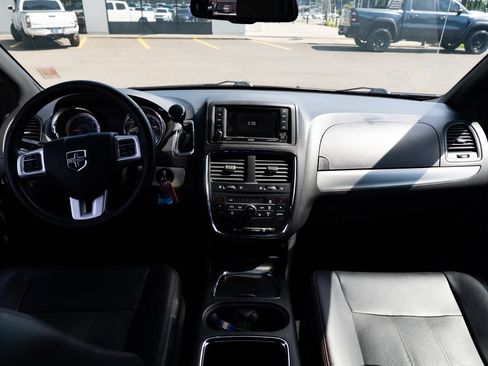 Used 2017 Dodge Grand Caravan GT FWD image 8