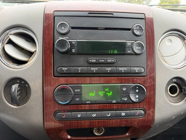 Used 2005 Ford F150 Lariat AWD/4WD image 2