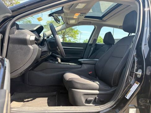 Used 2021 Nissan Altima 2.5 SV w/ SV Premium Package FWD image 19