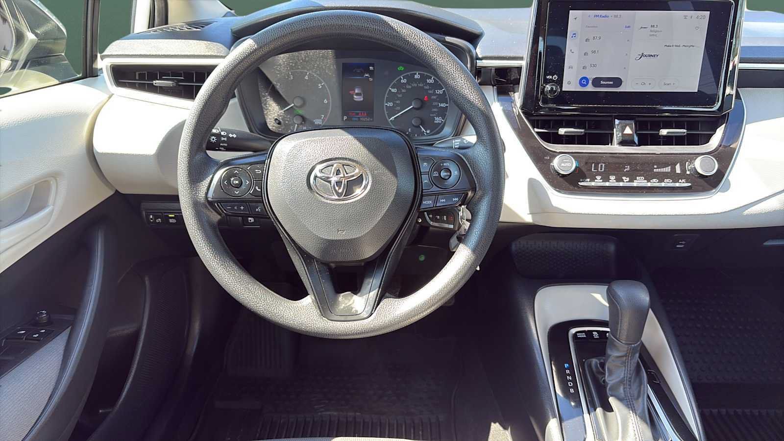 Used 2025 Toyota Corolla LE FWD image 20