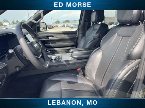 Used 2024 Jeep Wagoneer L Series II AWD/4WD image 17