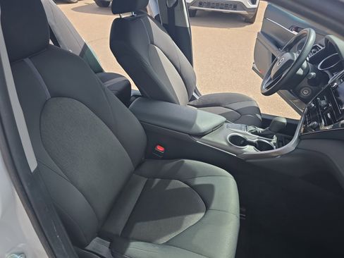Used 2022 Toyota Camry LE w/ Carpet Mat Package (TMS) image 19
