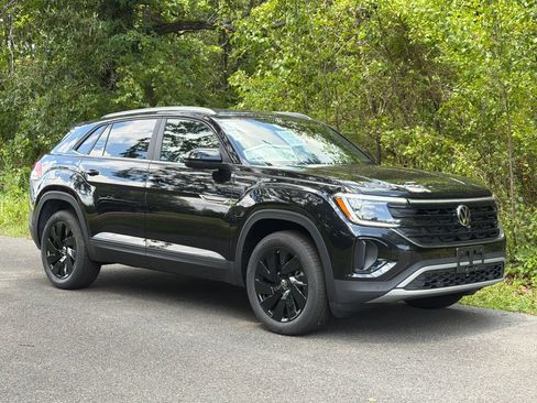 New 2026 Volkswagen Atlas Cross Sport SE AWD/4WD image 1