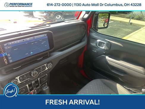 Used 2024 Jeep Gladiator Mojave w/ Technology Group AWD/4WD image 25