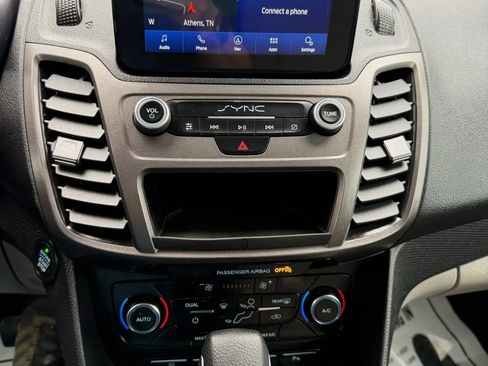 Used 2022 Ford Transit Connect XLT FWD image 9