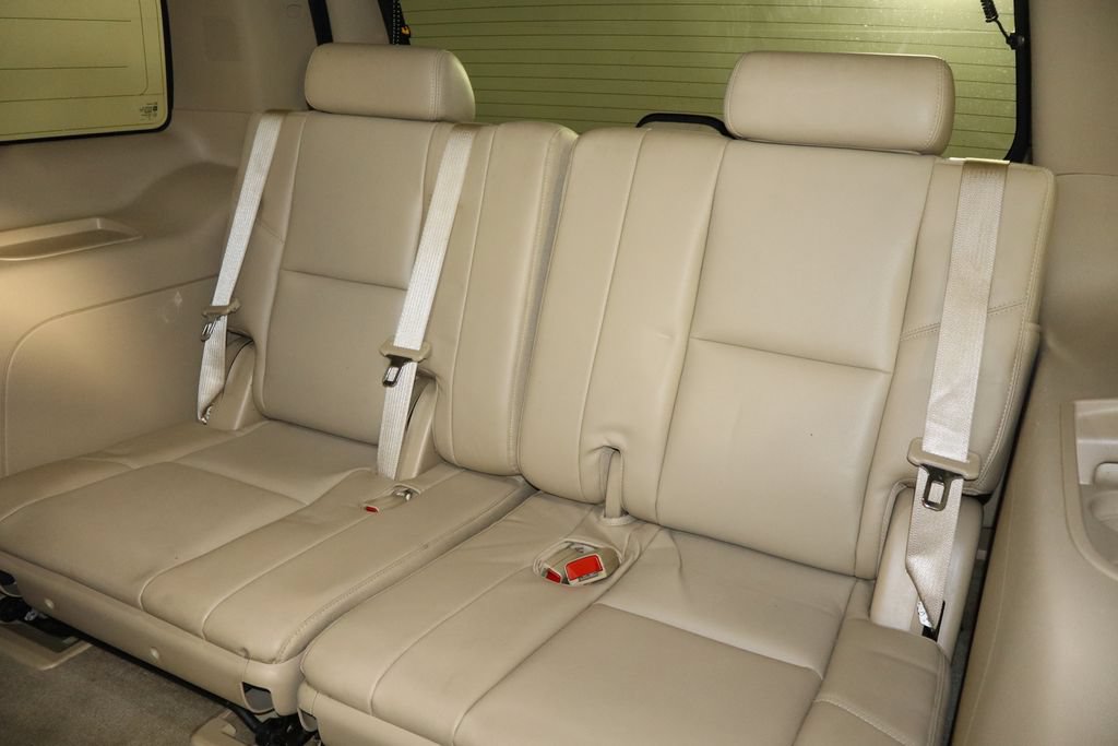 Used 2013 Cadillac Escalade Luxury AWD/4WD image 14