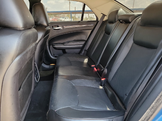 Used 2023 Chrysler 300 Touring L w/ Comfort Group RWD image 8