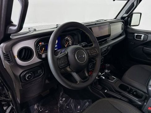Used 2024 Jeep Wrangler Willys image 9