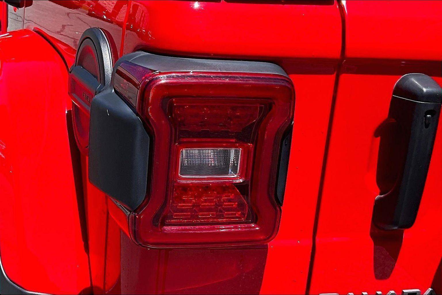 Certified 2025 Jeep Wrangler Unlimited Sahara AWD/4WD image 30