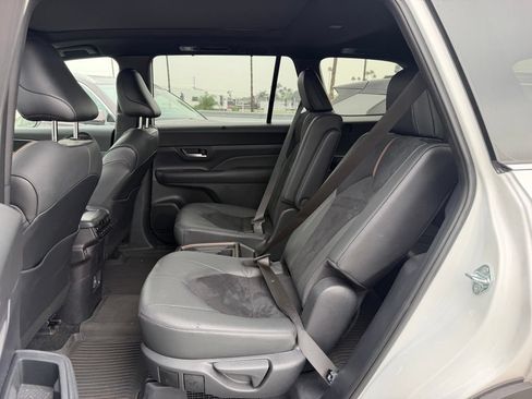 Used 2025 Toyota Grand Highlander AWD Hybrid image 4