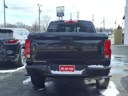 Used 2023 Chevrolet Colorado Trail Boss AWD/4WD image 5