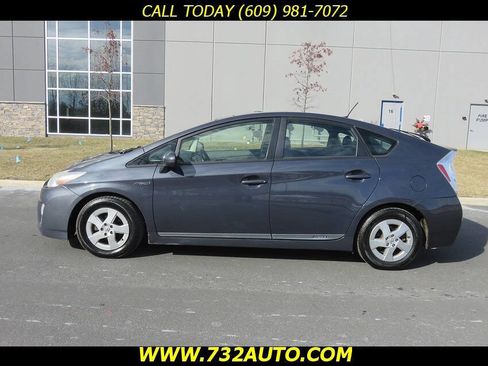 Used 2011 Toyota Prius Five image 2
