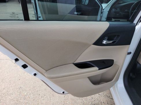 Used 2016 Honda Accord LX image 27