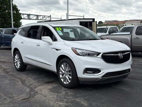 Used 2021 Buick Enclave Premium w/ Sun and Sites Package AWD/4WD image 4