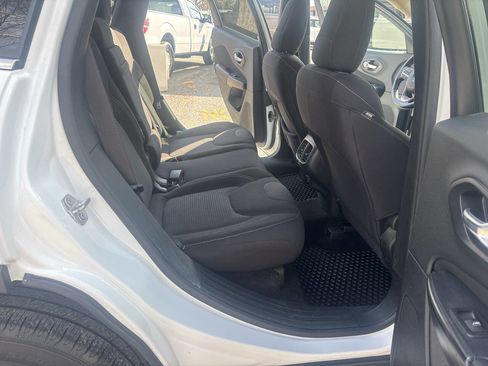 Used 2016 Jeep Cherokee Latitude w/ Cold Weather Group image 24