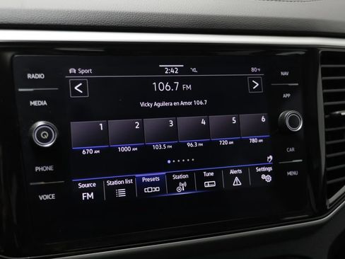 Certified 2023 Volkswagen Atlas SEL R-Line AWD/4WD image 8