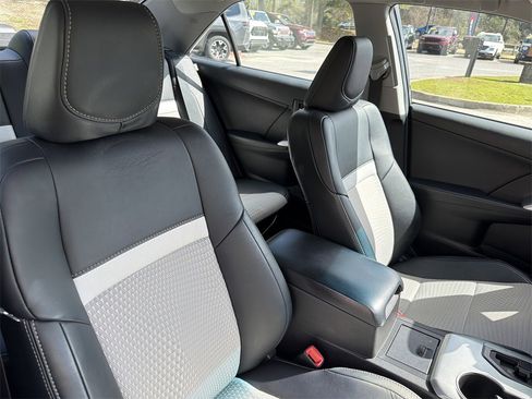 Used 2014 Toyota Camry SE image 20