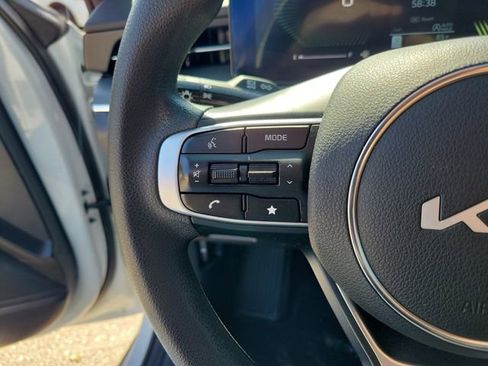 Used 2025 Kia K5 LXS image 15