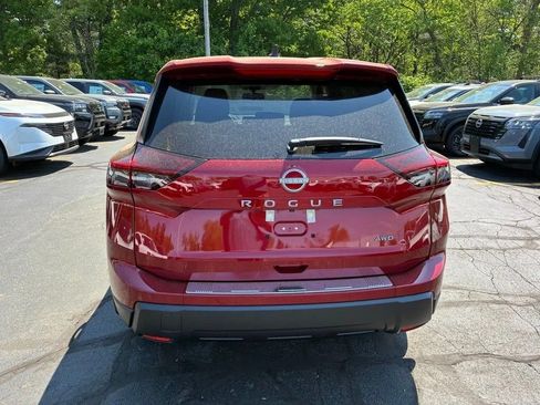 Used 2025 Nissan Rogue SV AWD/4WD image 4