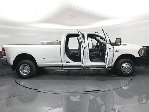 Used 2024 RAM 3500 Big Horn AWD/4WD image 57