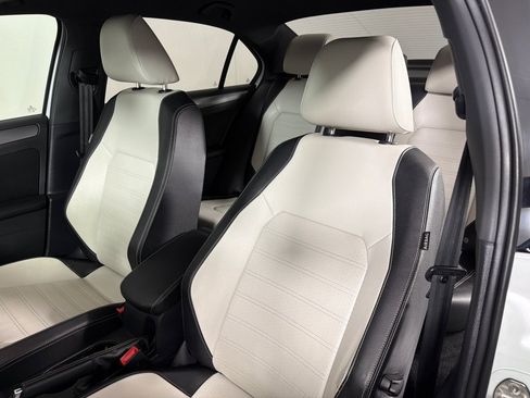 Used 2017 Volkswagen Jetta Sport FWD image 11