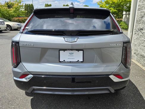 Used 2026 Cadillac Optiq Luxury 2 AWD/4WD image 6