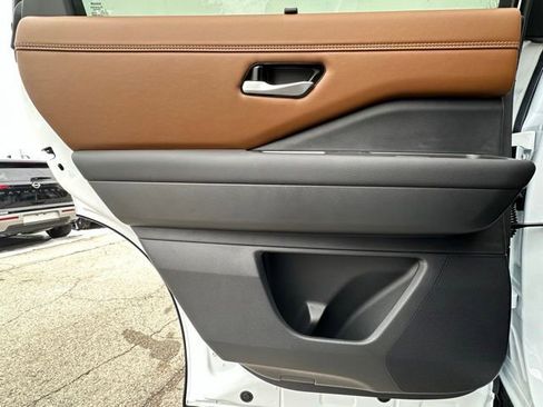 New 2026 Nissan Pathfinder Platinum w/ Cargo Package image 24