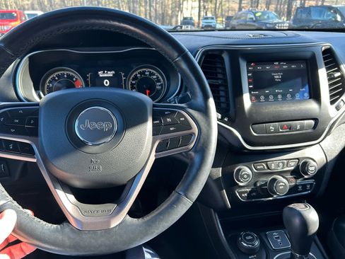 Used 2021 Jeep Cherokee Latitude Plus image 24