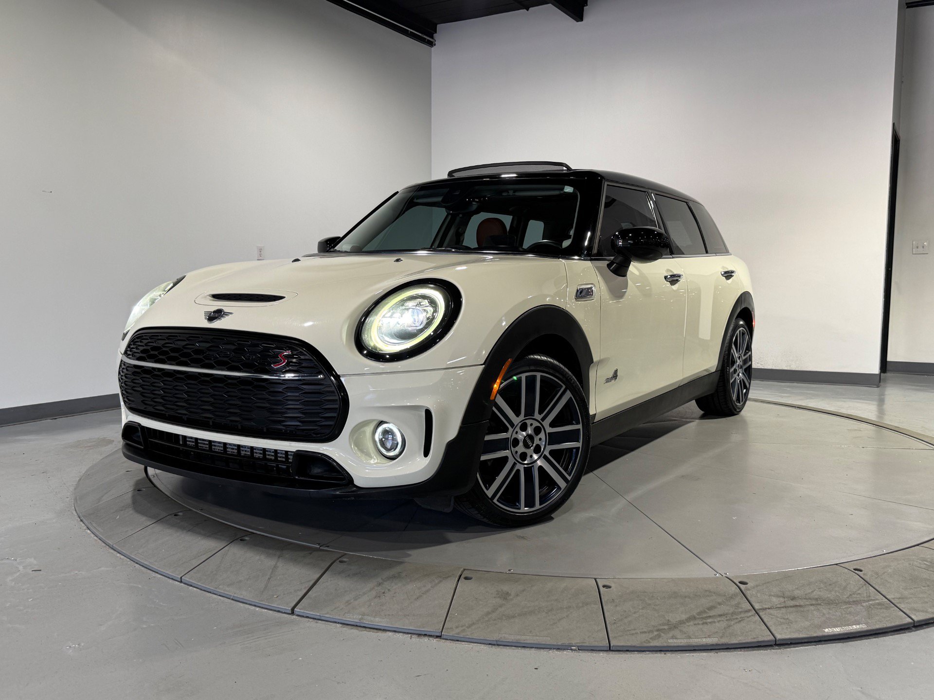 Used 2020 MINI Cooper Clubman S AWD/4WD image 1