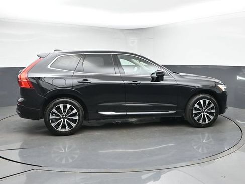 Used 2023 Volvo XC60 B5 Plus AWD/4WD image 9