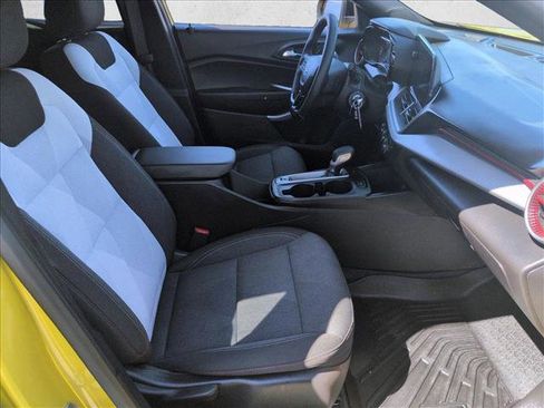 Certified 2024 Chevrolet Trax RS w/ Driver Confidence Package image 25