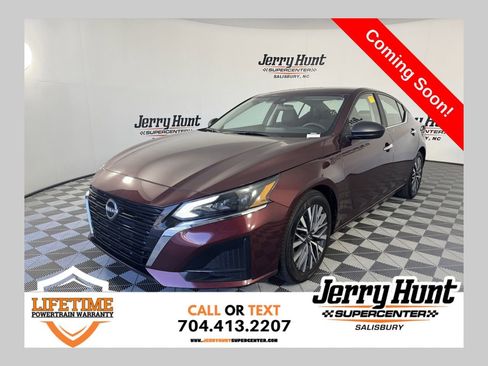 Used 2025 Nissan Altima 2.5 SV FWD image 1