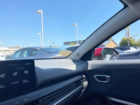 Used 2025 Kia K4 FWD image 36
