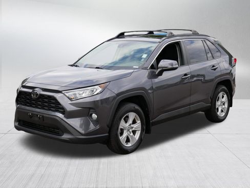 Used 2020 Toyota RAV4 XLE w/ Convenience Package AWD/4WD image 3