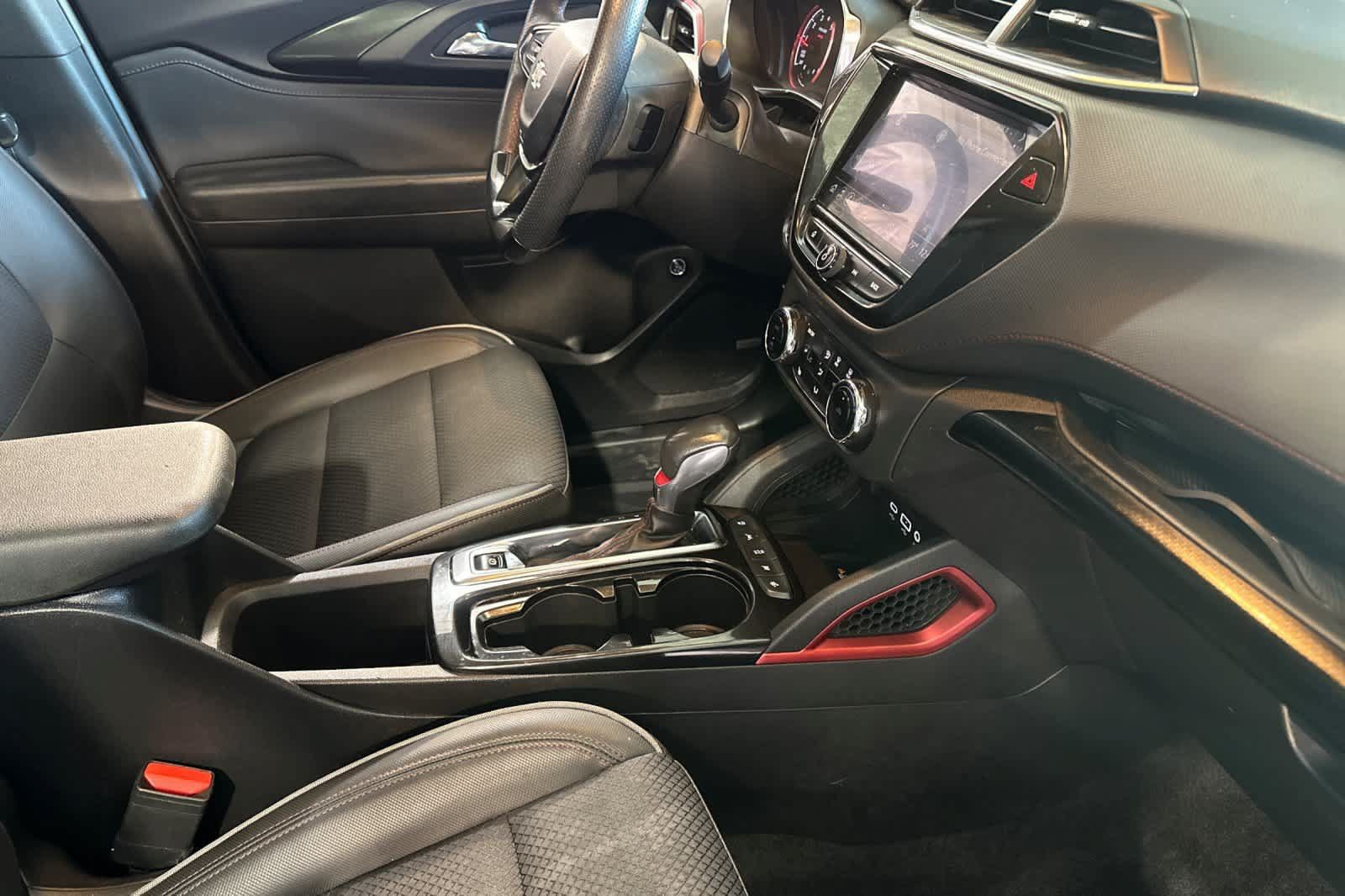 Used 2022 Chevrolet TrailBlazer RS w/ Sun and Liftgate Package FWD image 18