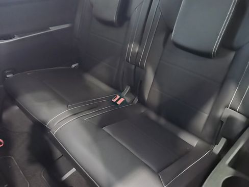 Used 2023 Volkswagen Atlas SE image 25