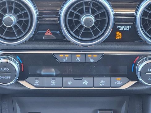 New 2025 Nissan Sentra SR w/ SR Premium Package FWD image 20