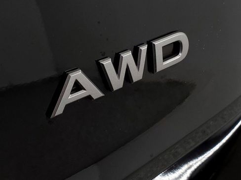 Used 2024 Nissan Rogue S AWD/4WD image 25