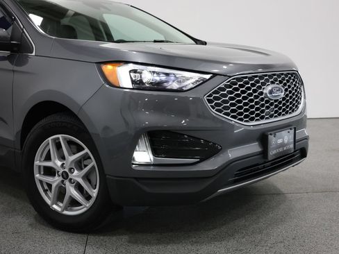 Used 2024 Ford Edge SEL w/ Convenience Package AWD/4WD image 3
