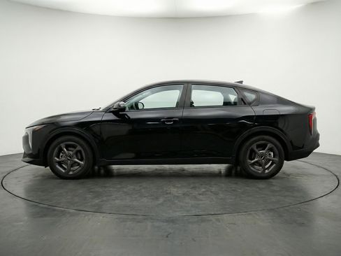 Used 2025 Kia K4 LXS image 5
