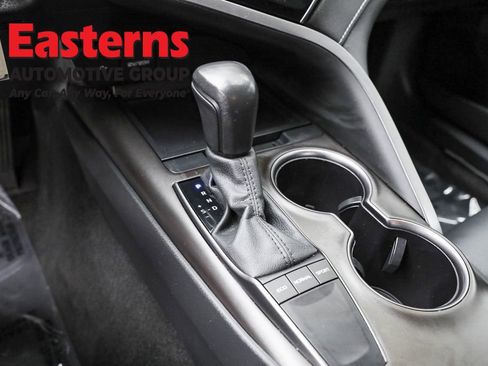 Used 2024 Toyota Camry SE FWD image 13