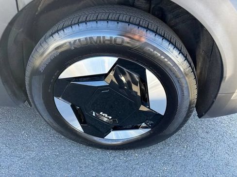 Certified 2024 Kia EV9 Light Long Range RWD image 12