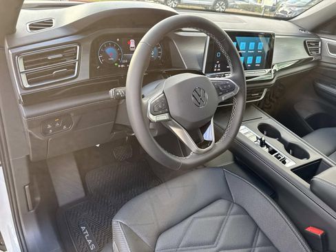New 2026 Volkswagen Atlas Cross Sport SE FWD image 10