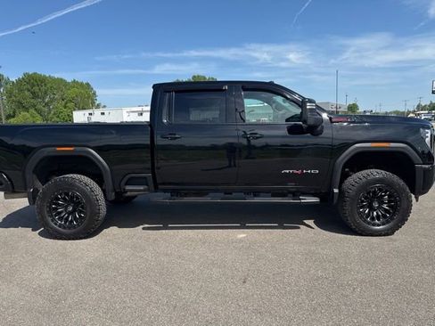 Used 2024 GMC Sierra 2500 AT4 w/ Technology Package AWD/4WD image 6