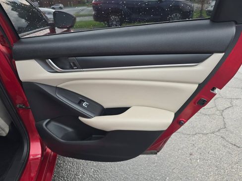 Used 2020 Honda Accord Hybrid image 27