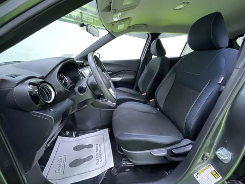 Used 2018 Nissan Kicks SV image 17