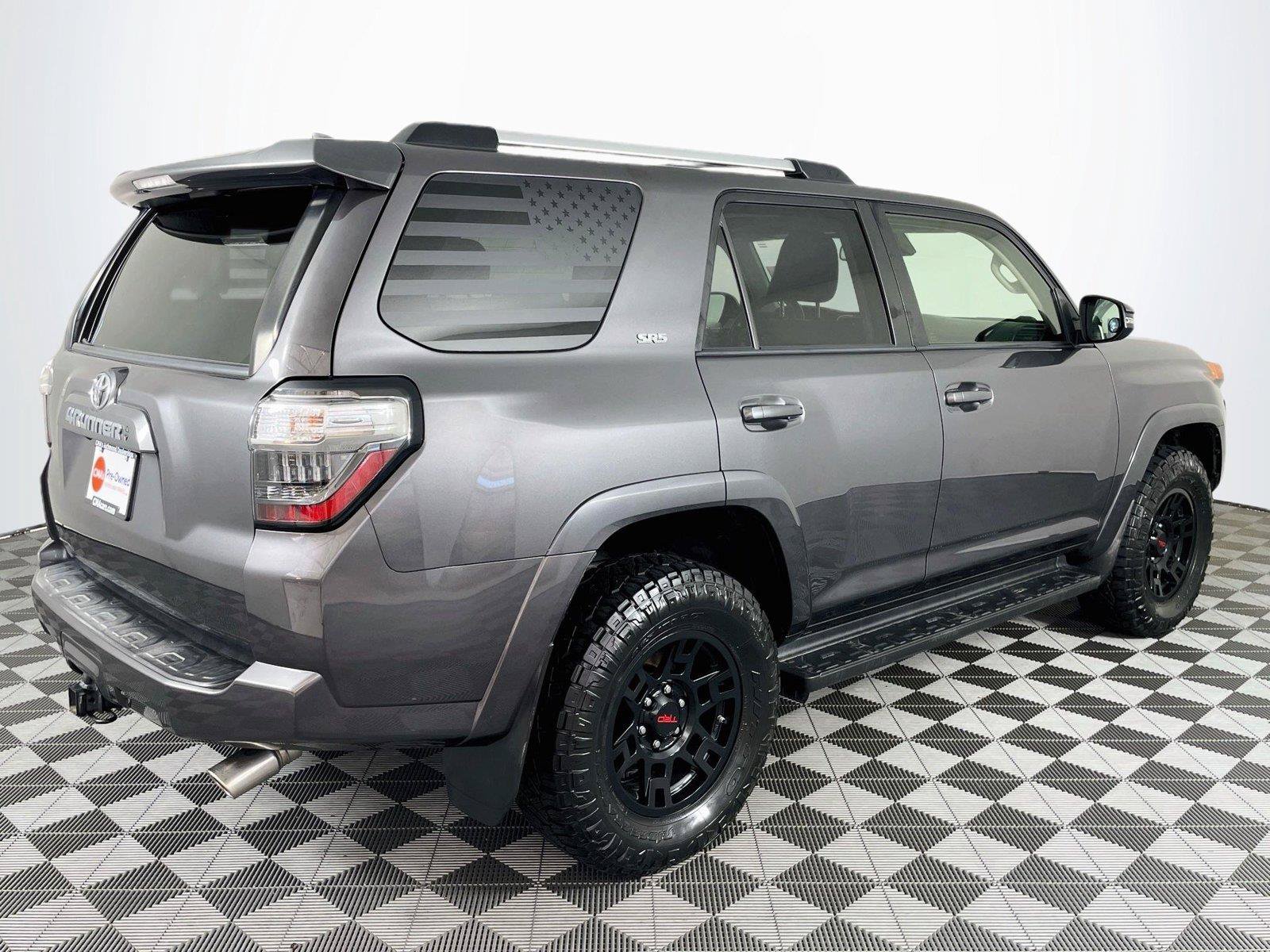 Used 2020 Toyota 4Runner SR5 Premium w/ Moonroof Package AWD/4WD image 9