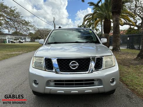 Used 2012 Nissan Pathfinder SV image 3