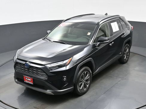 Used 2024 Toyota RAV4 Limited w/ Advanced Technology Package AWD/4WD image 37